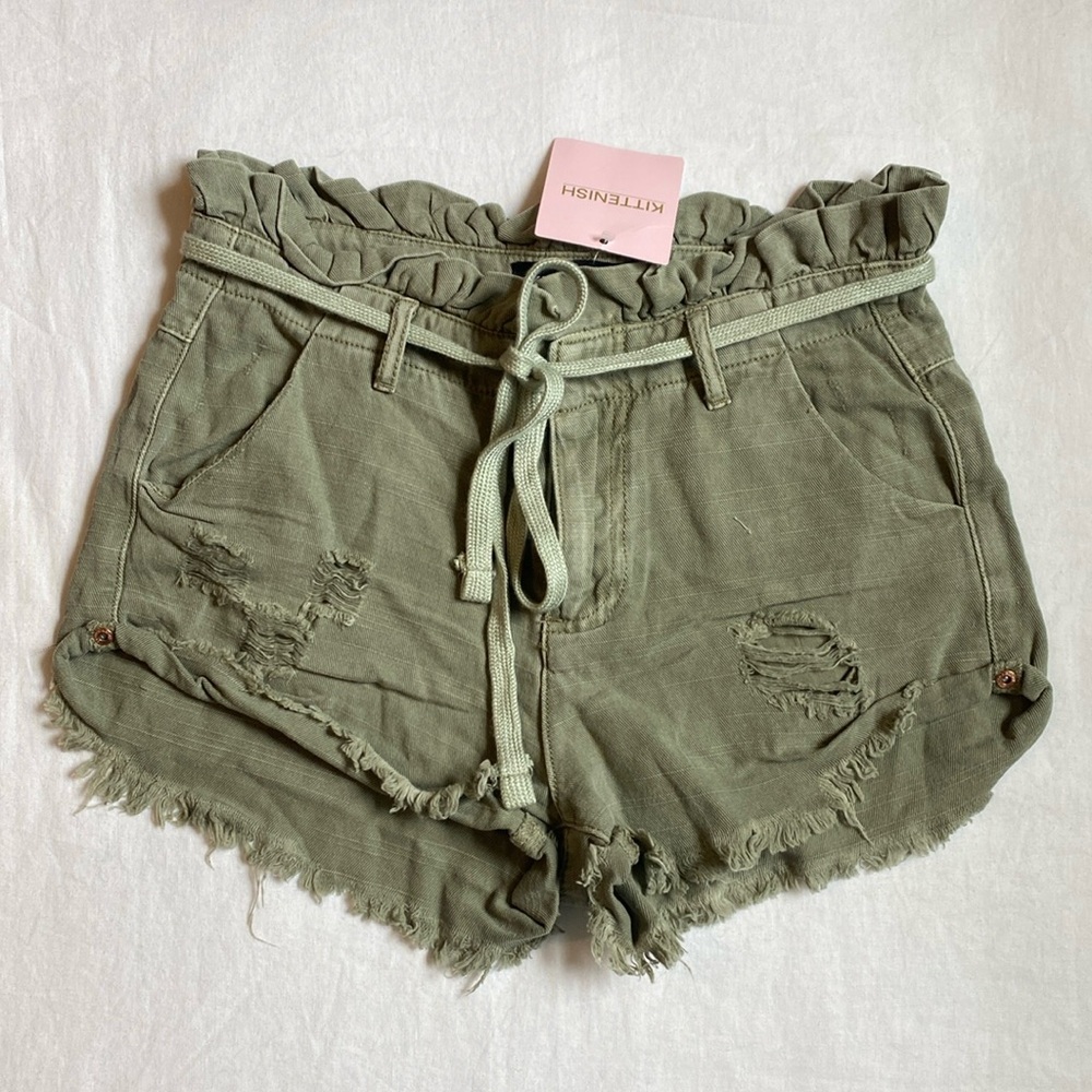 New with tags Kittenish army green shorts with tie